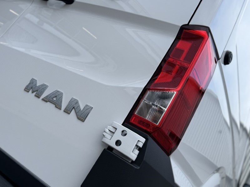 2025 (75) MAN COMMERCIAL TGE 180 Lion XC High Roof Van Auto  5069965