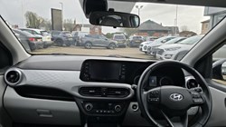2023 (72) HYUNDAI I10 1.0 MPi Premium 5dr Auto 5105509