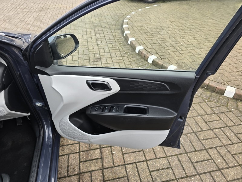 2023 (72) HYUNDAI I10 1.0 MPi Premium 5dr Auto 5105517