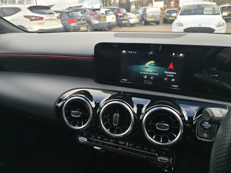 2019 (19) MERCEDES-BENZ A CLASS A200d AMG Line 5dr Auto 5071460