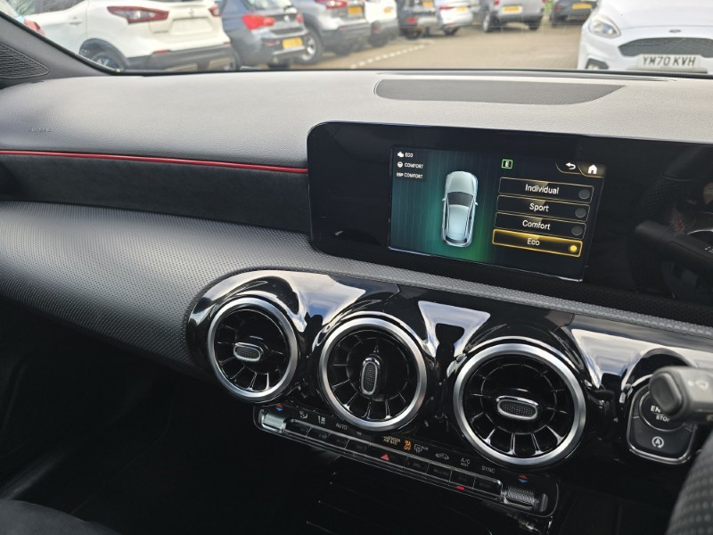 2019 (19) MERCEDES-BENZ A CLASS A200d AMG Line 5dr Auto 5071459