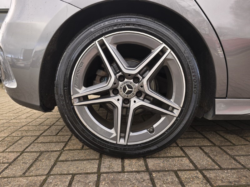 2019 (19) MERCEDES-BENZ A CLASS A200d AMG Line 5dr Auto 5071423