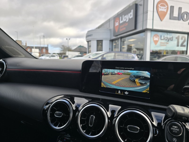 2019 (19) MERCEDES-BENZ A CLASS A200d AMG Line 5dr Auto 5071427