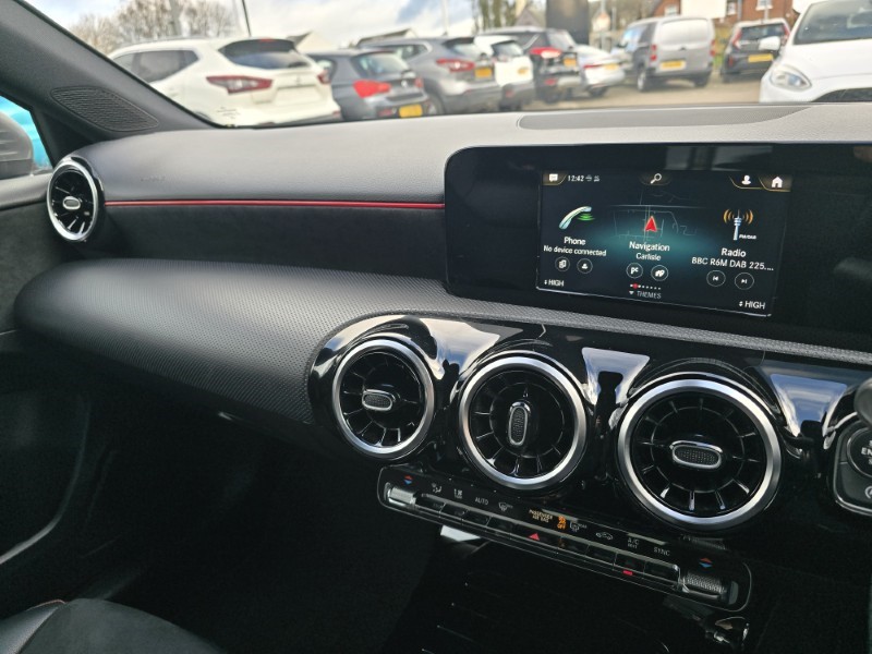 2019 (19) MERCEDES-BENZ A CLASS A200d AMG Line 5dr Auto 5071461