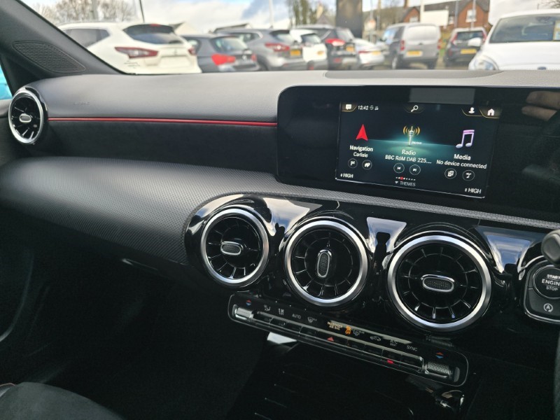 2019 (19) MERCEDES-BENZ A CLASS A200d AMG Line 5dr Auto 5071462