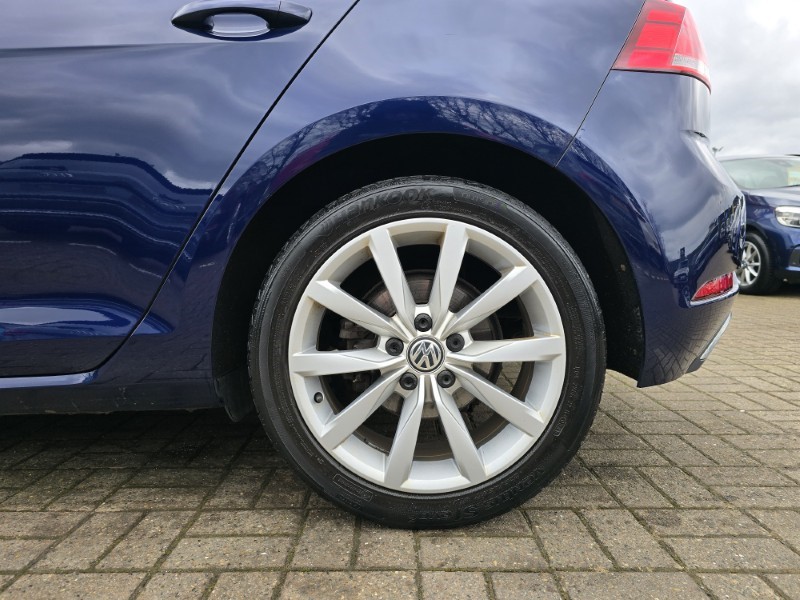 2019 (19) VOLKSWAGEN GOLF 1.5 TSI EVO 150 GT 5dr 5084428