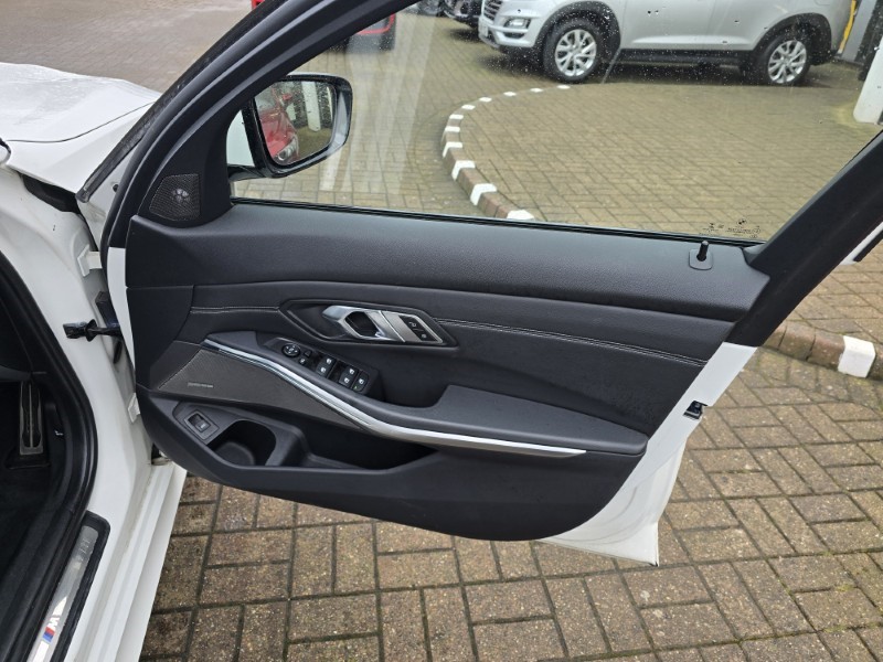 2019 (69) BMW 3 SERIES 320d xDrive M Sport 4dr Step Auto 5114184