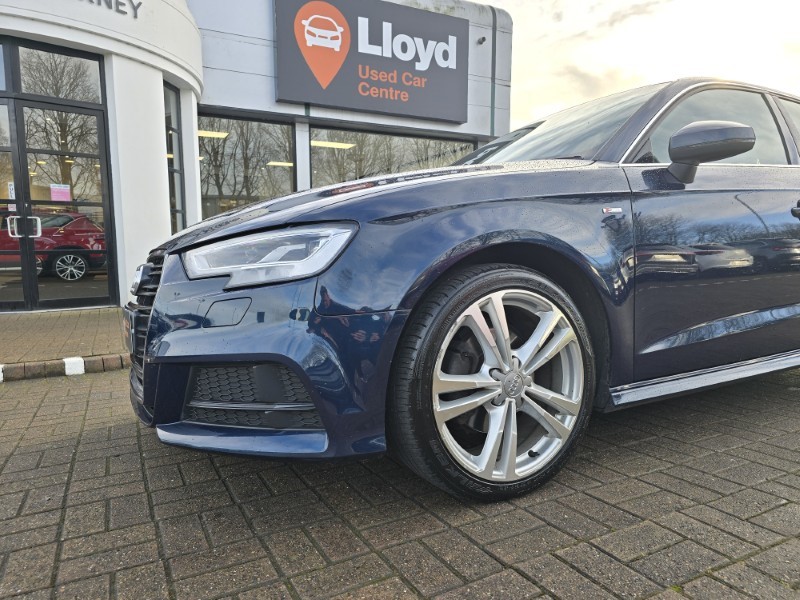 2018 (67) AUDI A3 1.5 TFSI S Line 5dr 5096125