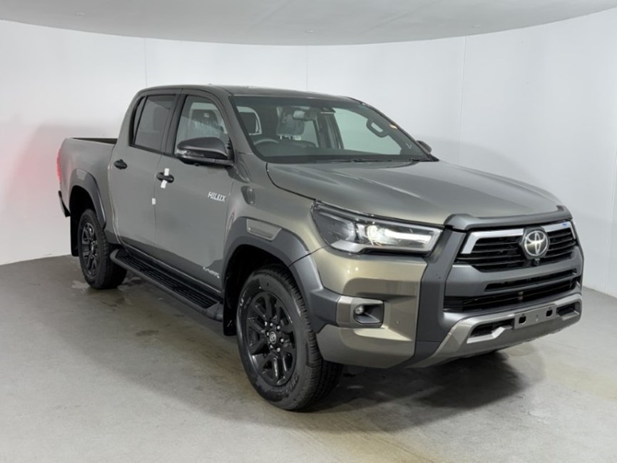 2026 (26) TOYOTA COMMERCIAL HILUX Invincible X D/Cab Pick Up 2.8 D 48V Auto