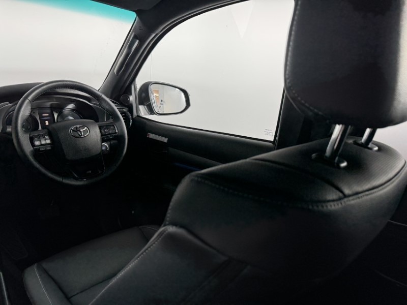 2026 (26) TOYOTA COMMERCIAL HILUX Invincible X D/Cab Pick Up 2.8 D 48V Auto 5333931