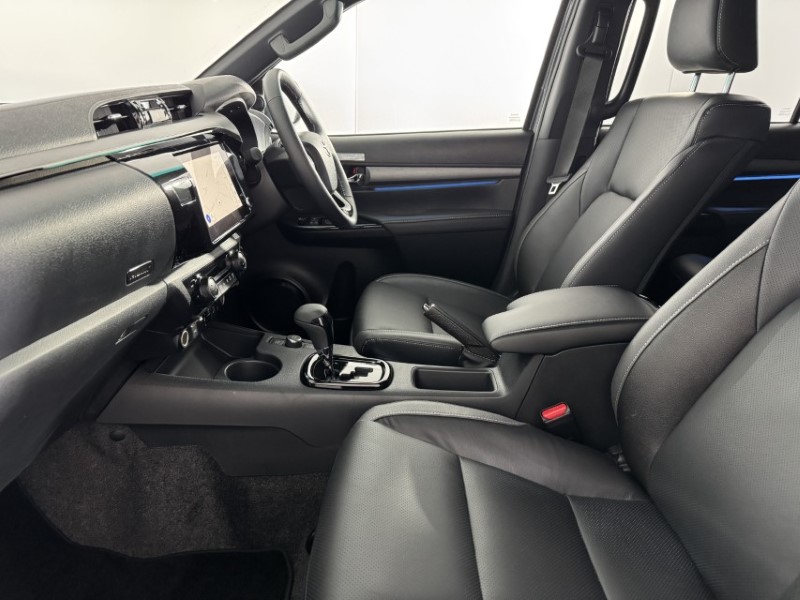 2026 (26) TOYOTA COMMERCIAL HILUX Invincible X D/Cab Pick Up 2.8 D 48V Auto 5333936