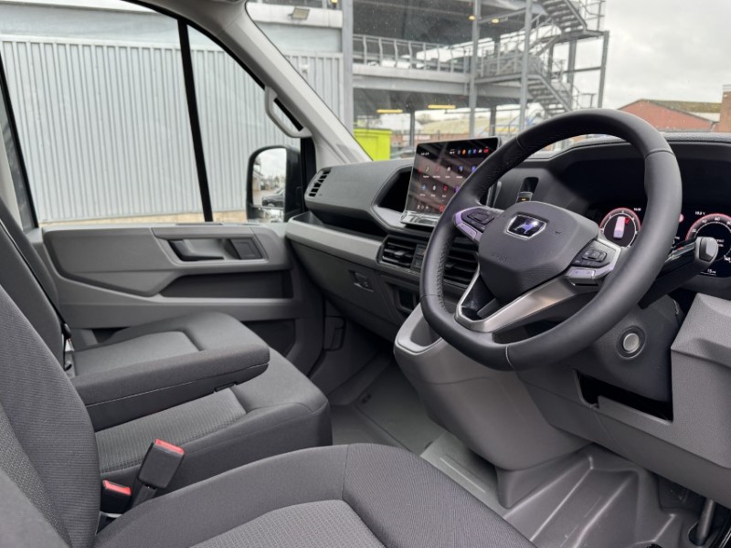 2025 (75) MAN COMMERCIAL TGE 180 Lion XC High Roof Van Auto 5098421