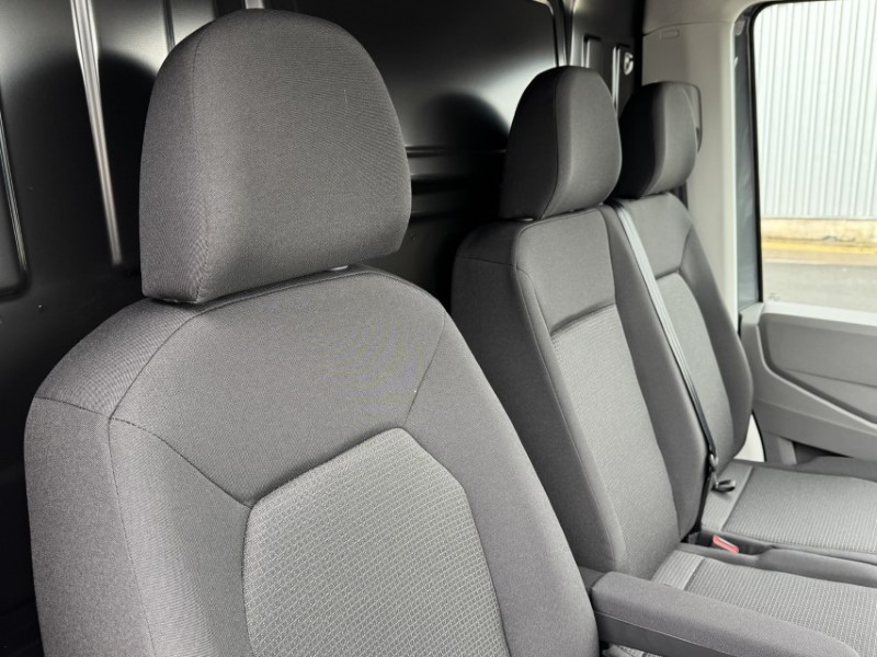 2025 (75) MAN COMMERCIAL TGE 180 Lion XC High Roof Van Auto 5098423