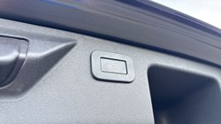 2023 (23) LAND ROVER DISCOVERY SPORT 2.0 D200 R-Dynamic HSE 5dr Auto 4649018