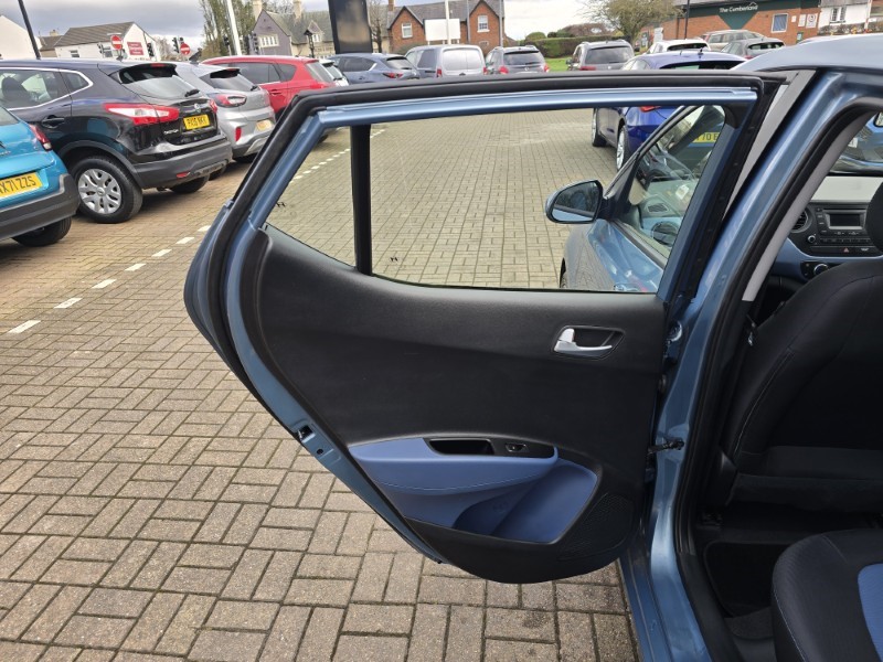 2017 (17) HYUNDAI I10 1.2 Premium SE 5dr 5105234