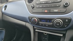 2017 (17) HYUNDAI I10 1.2 Premium SE 5dr 5105258