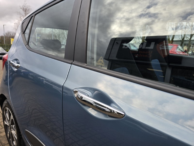 2017 (17) HYUNDAI I10 1.2 Premium SE 5dr 5105243