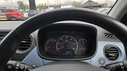 2017 (17) HYUNDAI I10 1.2 Premium SE 5dr 5105255