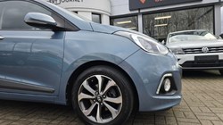 2017 (17) HYUNDAI I10 1.2 Premium SE 5dr 5105219