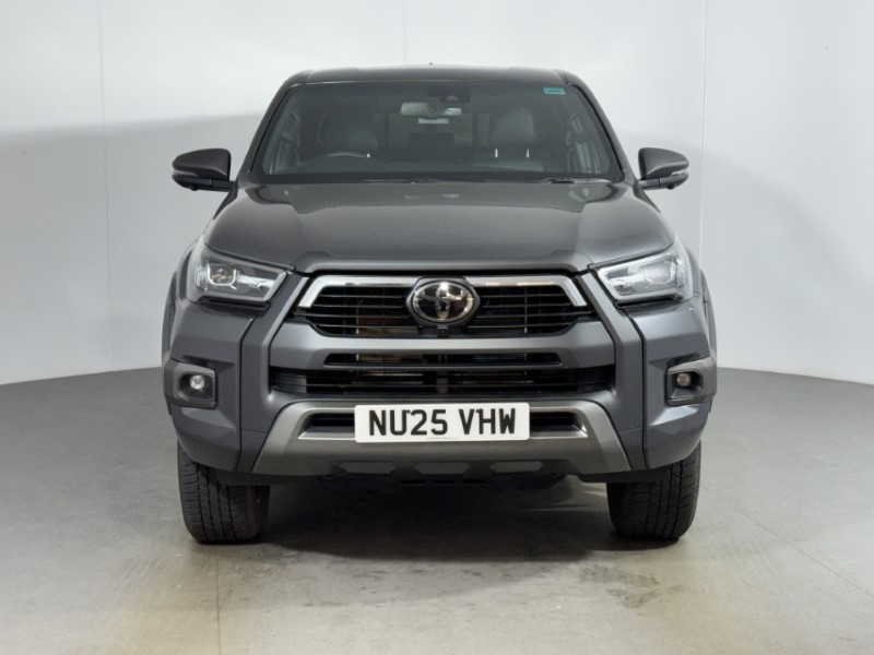 2025 (25) TOYOTA COMMERCIAL HILUX Invincible X D/Cab Pick Up 2.8 D 48V Auto 5141382