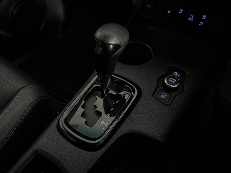 2025 (25) TOYOTA COMMERCIAL HILUX Invincible X D/Cab Pick Up 2.8 D 48V Auto 5141267