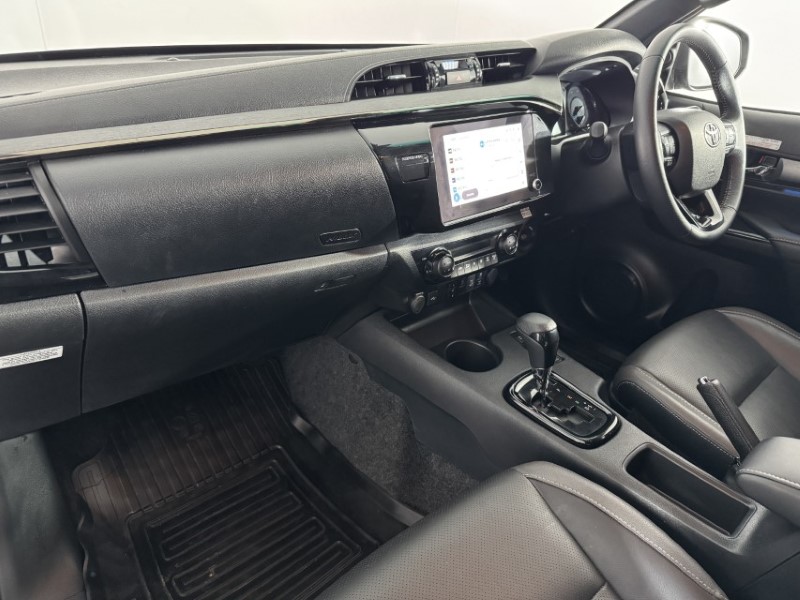 2025 (25) TOYOTA COMMERCIAL HILUX Invincible X D/Cab Pick Up 2.8 D 48V Auto 5141318