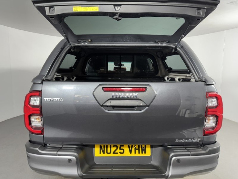 2025 (25) TOYOTA COMMERCIAL HILUX Invincible X D/Cab Pick Up 2.8 D 48V Auto 5141301