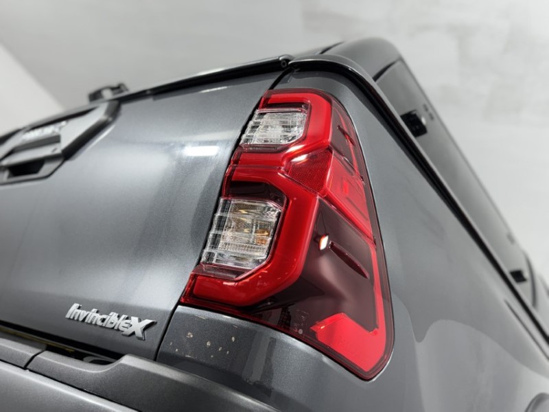 2025 (25) TOYOTA COMMERCIAL HILUX Invincible X D/Cab Pick Up 2.8 D 48V Auto 5141295