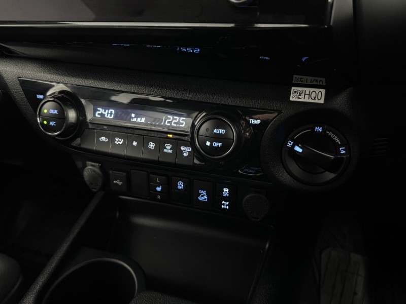 2025 (25) TOYOTA COMMERCIAL HILUX Invincible X D/Cab Pick Up 2.8 D 48V Auto 5141273