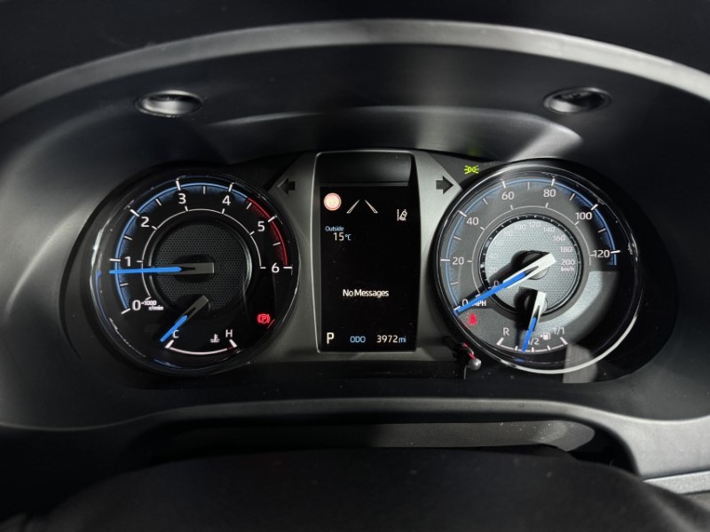 2025 (25) TOYOTA COMMERCIAL HILUX Invincible X D/Cab Pick Up 2.8 D 48V Auto 5141265