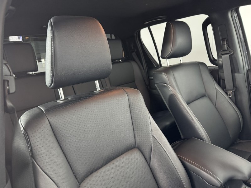 2025 (25) TOYOTA COMMERCIAL HILUX Invincible X D/Cab Pick Up 2.8 D 48V Auto 5141284