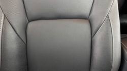 2025 (25) TOYOTA COMMERCIAL HILUX Invincible X D/Cab Pick Up 2.8 D 48V Auto 5141285