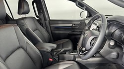 2025 (25) TOYOTA COMMERCIAL HILUX Invincible X D/Cab Pick Up 2.8 D 48V Auto 5141283