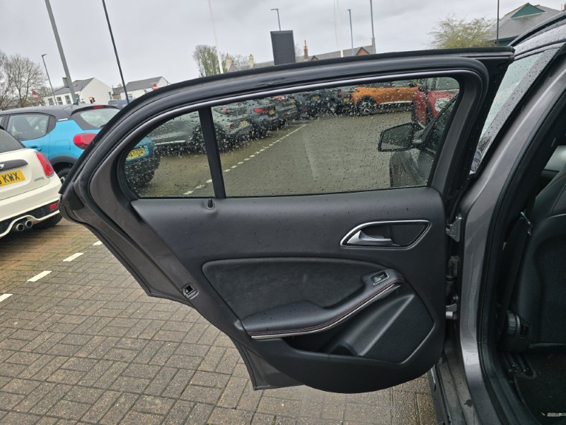 2018 (18) MERCEDES-BENZ GLA 220d 4Matic AMG Line Premium 5dr Auto 5114485