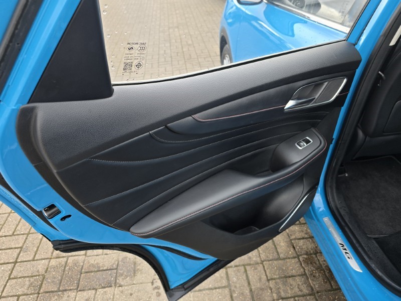 2022 (22) MG MOTOR UK HS 1.5 T-GDI Exclusive 5dr DCT 5113938