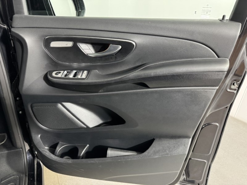 2023 (73) MERCEDES-BENZ V CLASS V220 d AMG Line 5dr 9G-Tronic [Extra Long] 5147653