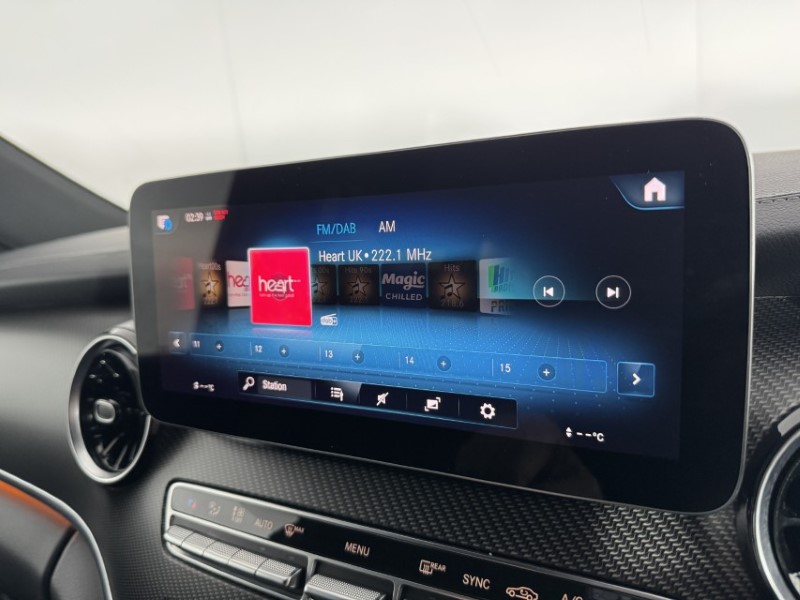 2023 (73) MERCEDES-BENZ V CLASS V220 d AMG Line 5dr 9G-Tronic [Extra Long] 5147645