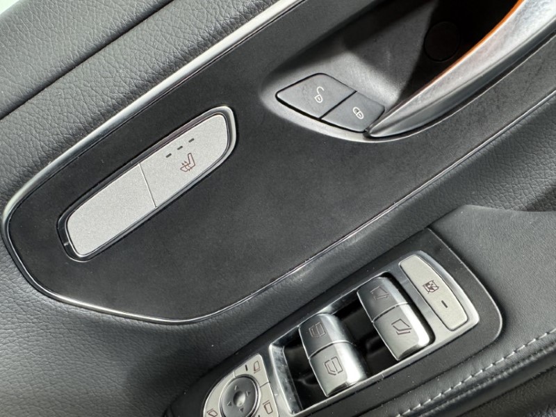 2023 (73) MERCEDES-BENZ V CLASS V220 d AMG Line 5dr 9G-Tronic [Extra Long] 5147654