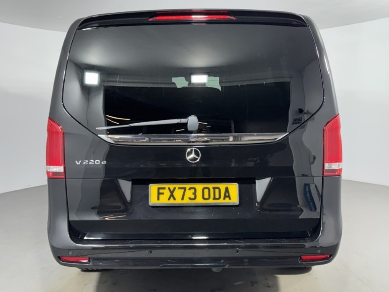 2023 (73) MERCEDES-BENZ V CLASS V220 d AMG Line 5dr 9G-Tronic [Extra Long] 5147667