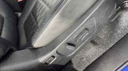 2025 (25) ISUZU COMMERCIAL D-MAX 1.9 V-Cross Double Cab 4x4 Auto 5124902