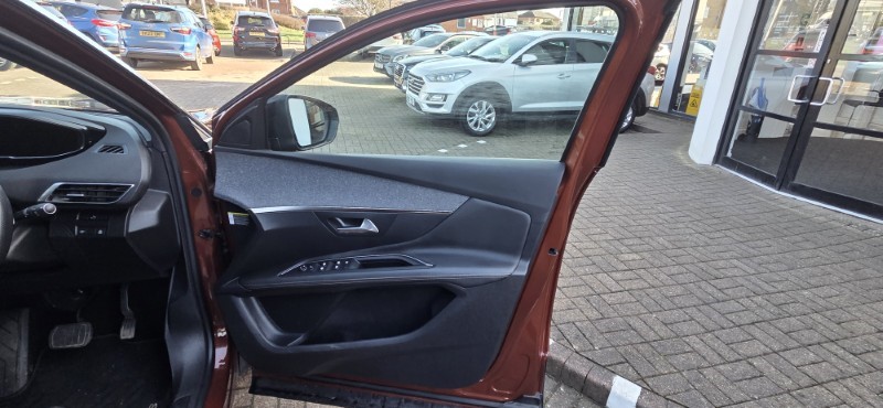 2020 (70) PEUGEOT 3008 1.2 PureTech GT Line Premium 5dr EAT8 5129011