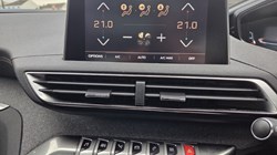 2020 (70) PEUGEOT 3008 1.2 PureTech GT Line Premium 5dr EAT8 5130740