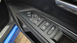 2021 (21) PEUGEOT 3008 1.6 Hybrid4 300 GT Premium 5dr e-EAT8 5749031