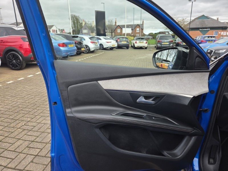 2021 (21) PEUGEOT 3008 1.6 Hybrid4 300 GT Premium 5dr e-EAT8 5162781