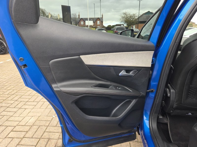 2021 (21) PEUGEOT 3008 1.6 Hybrid4 300 GT Premium 5dr e-EAT8 5162773