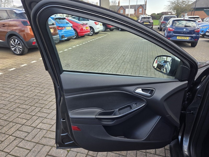 2017 (66) FORD FOCUS 1.5 EcoBoost 182 Titanium X 5dr 5136782