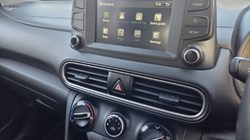 2020 (20) HYUNDAI KONA 1.0T GDi Play Edition 5dr 5136857