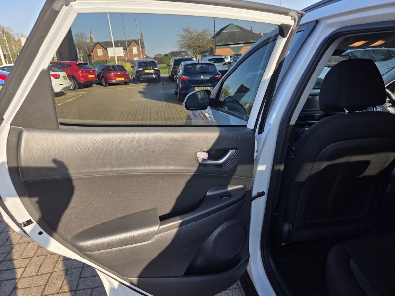 2020 (20) HYUNDAI KONA 1.0T GDi Play Edition 5dr 5136839