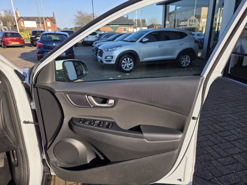 2020 (20) HYUNDAI KONA 1.0T GDi Play Edition 5dr 5136849