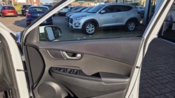 2020 (20) HYUNDAI KONA 1.0T GDi Play Edition 5dr 5136849